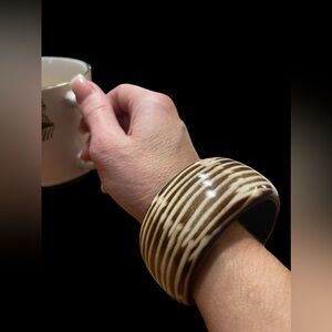 Vintage Chunky Earthtone Bakelite Bangle